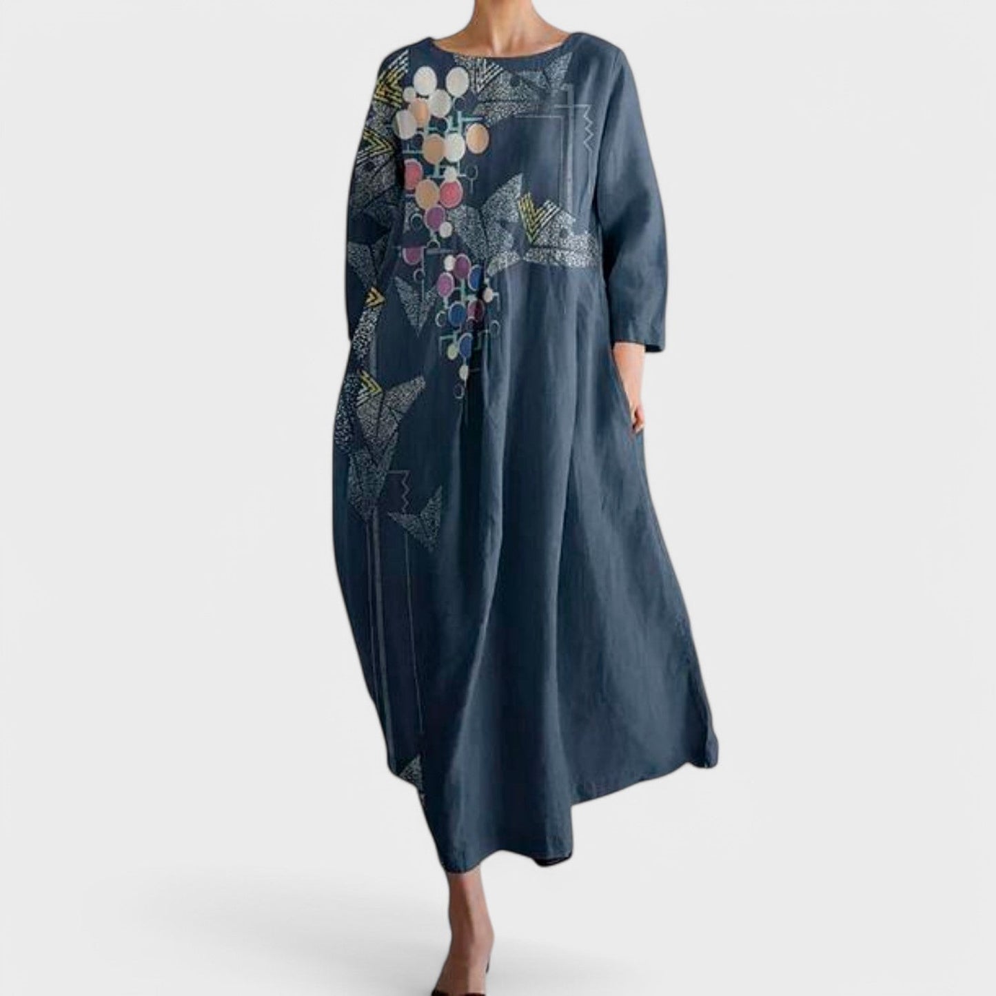 ANA – Kleid mit V-Ausschnitt